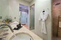 Guest bedroom bathroom features